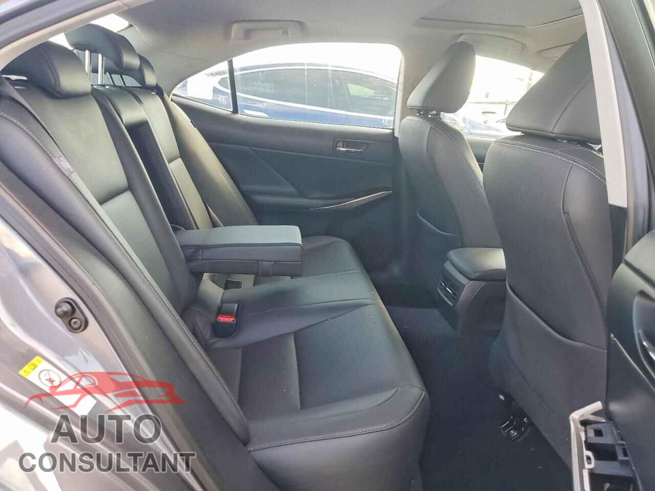 LEXUS IS 2016 - JTHBA1D29G5037857