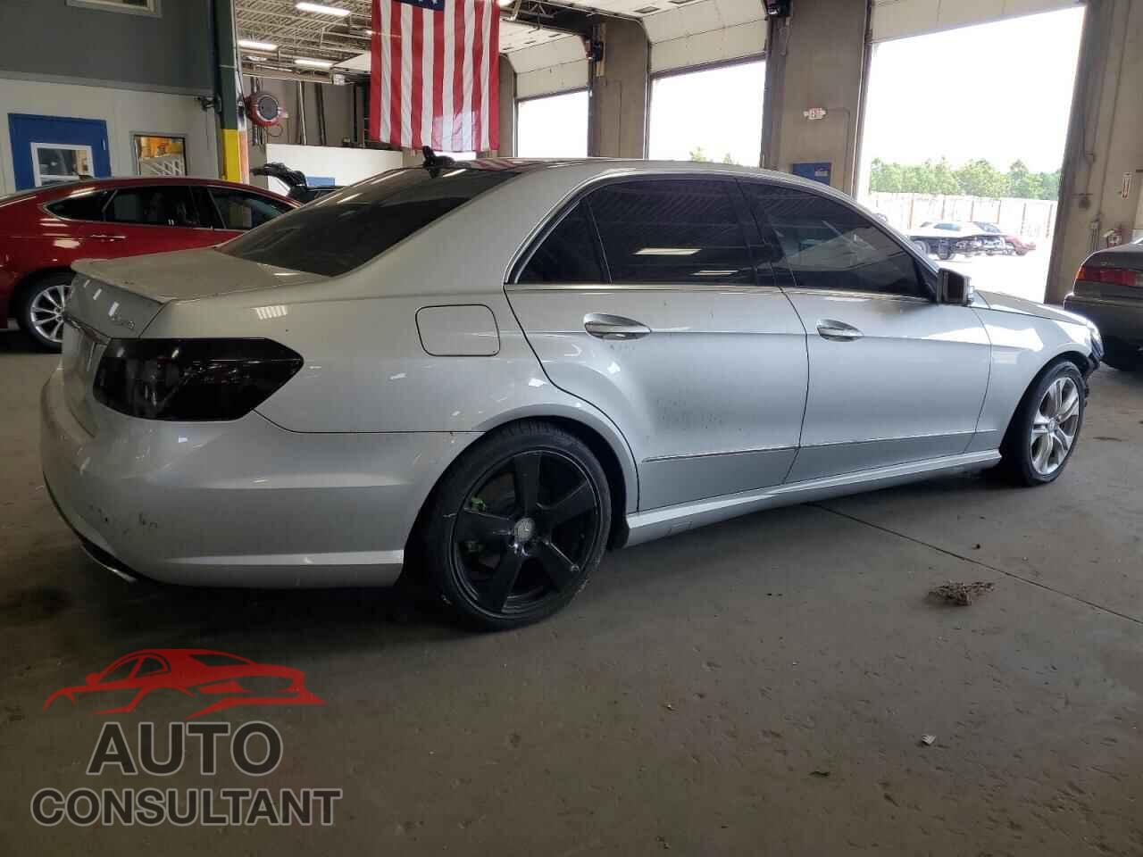 MERCEDES-BENZ E-CLASS 2011 - WDDHF8HB4BA265934