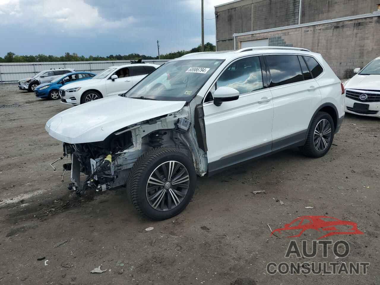 VOLKSWAGEN TIGUAN 2018 - 3VV2B7AX3JM010268