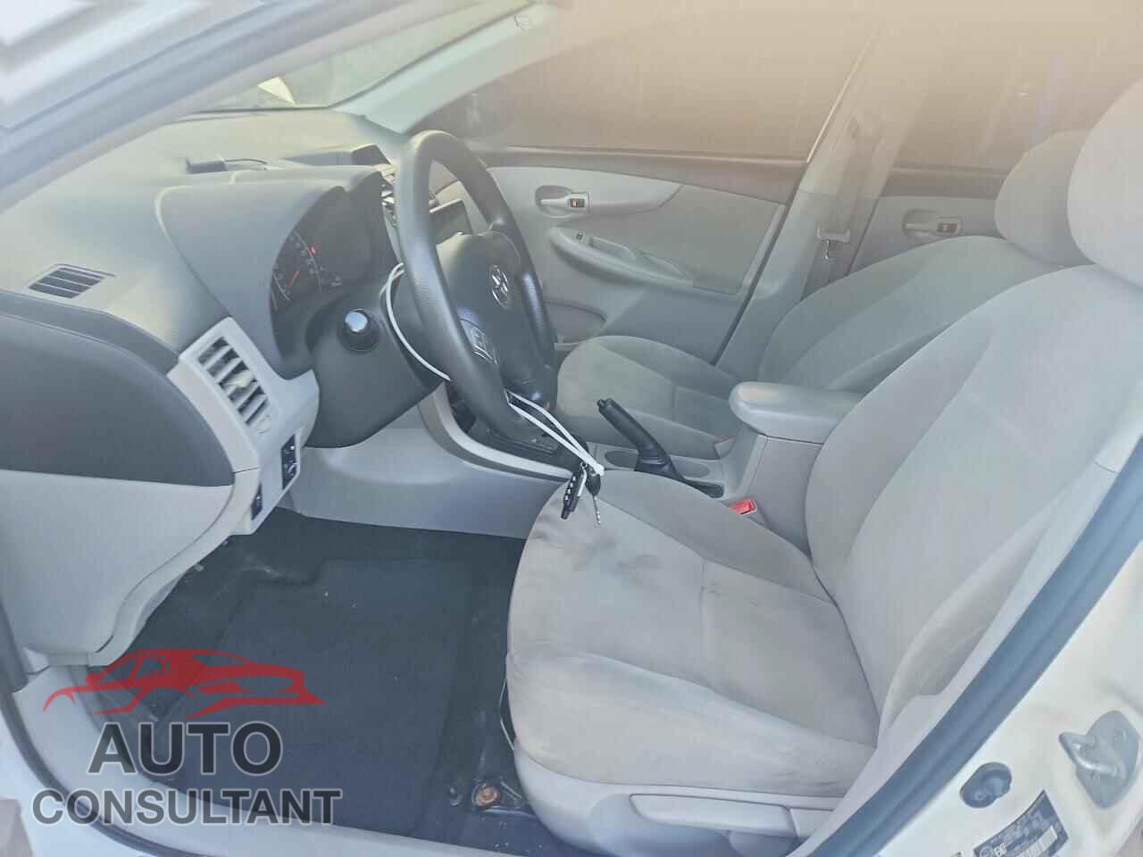 TOYOTA COROLLA 2012 - 2T1BU4EEXCC823747