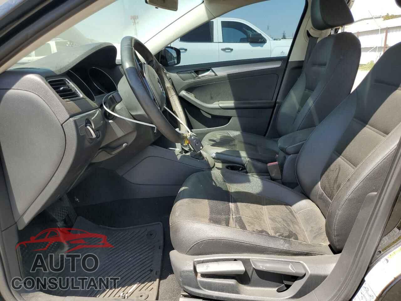 VOLKSWAGEN JETTA 2017 - 3VWDB7AJ9HM201638