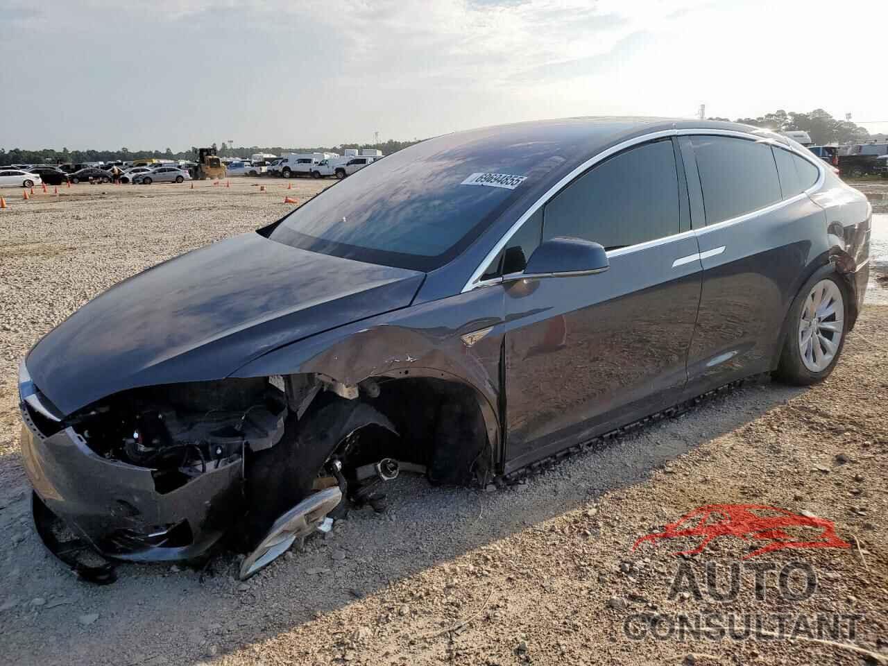 TESLA MODEL X 2016 - 5YJXCAE25GF004529