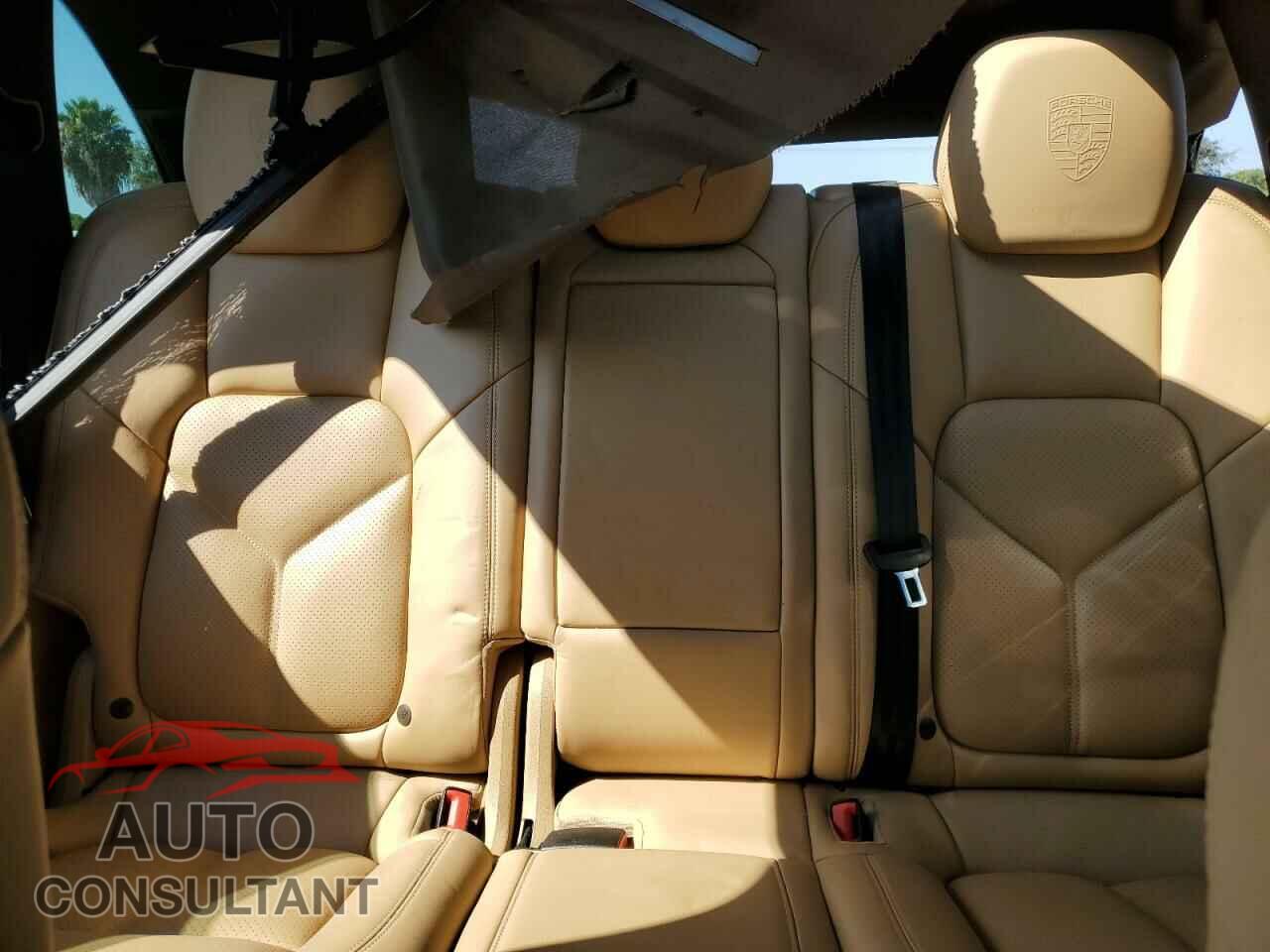 PORSCHE CAYENNE 2017 - WP1AA2A28HKA83950