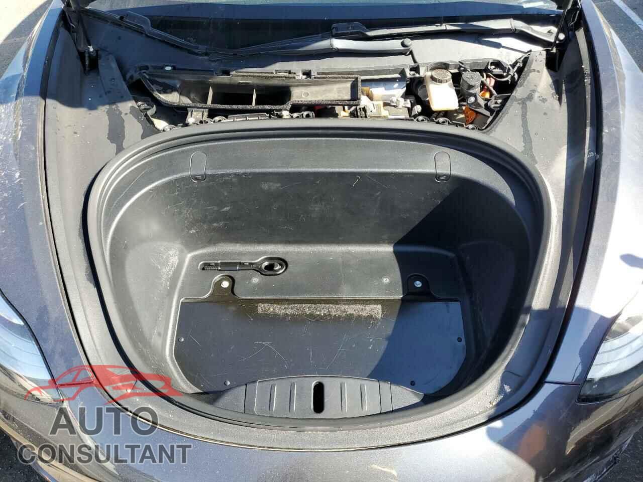 TESLA MODEL 3 2018 - 5YJ3E1EA9JF005044