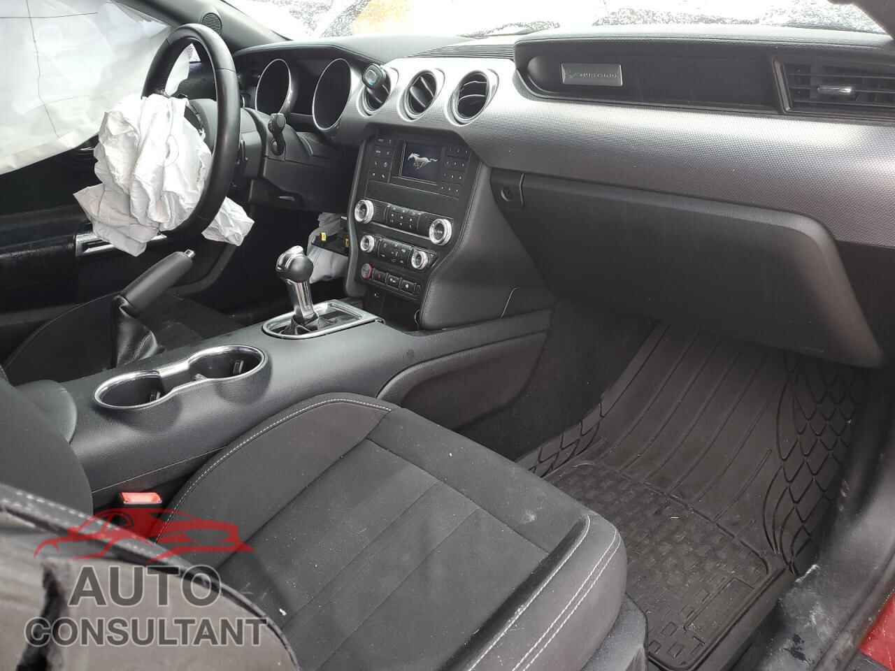 FORD MUSTANG 2019 - 1FA6P8CF3K5117068