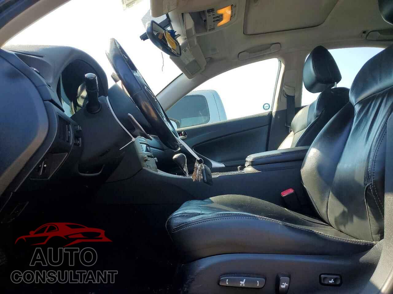 LEXUS IS 2013 - JTHCF5C28D5061352