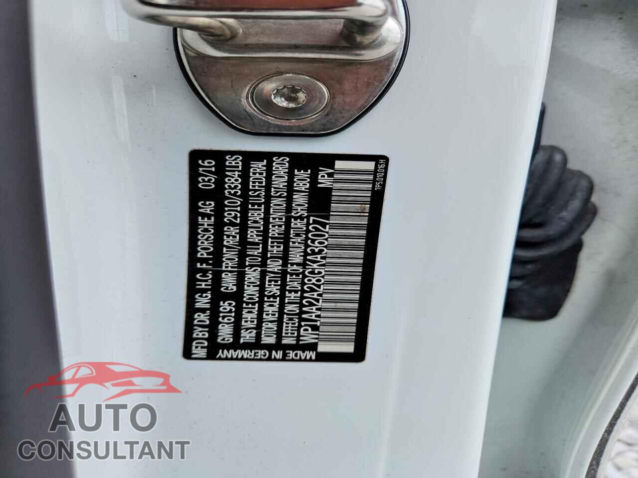 PORSCHE CAYENNE 2016 - WP1AA2A28GKA36027