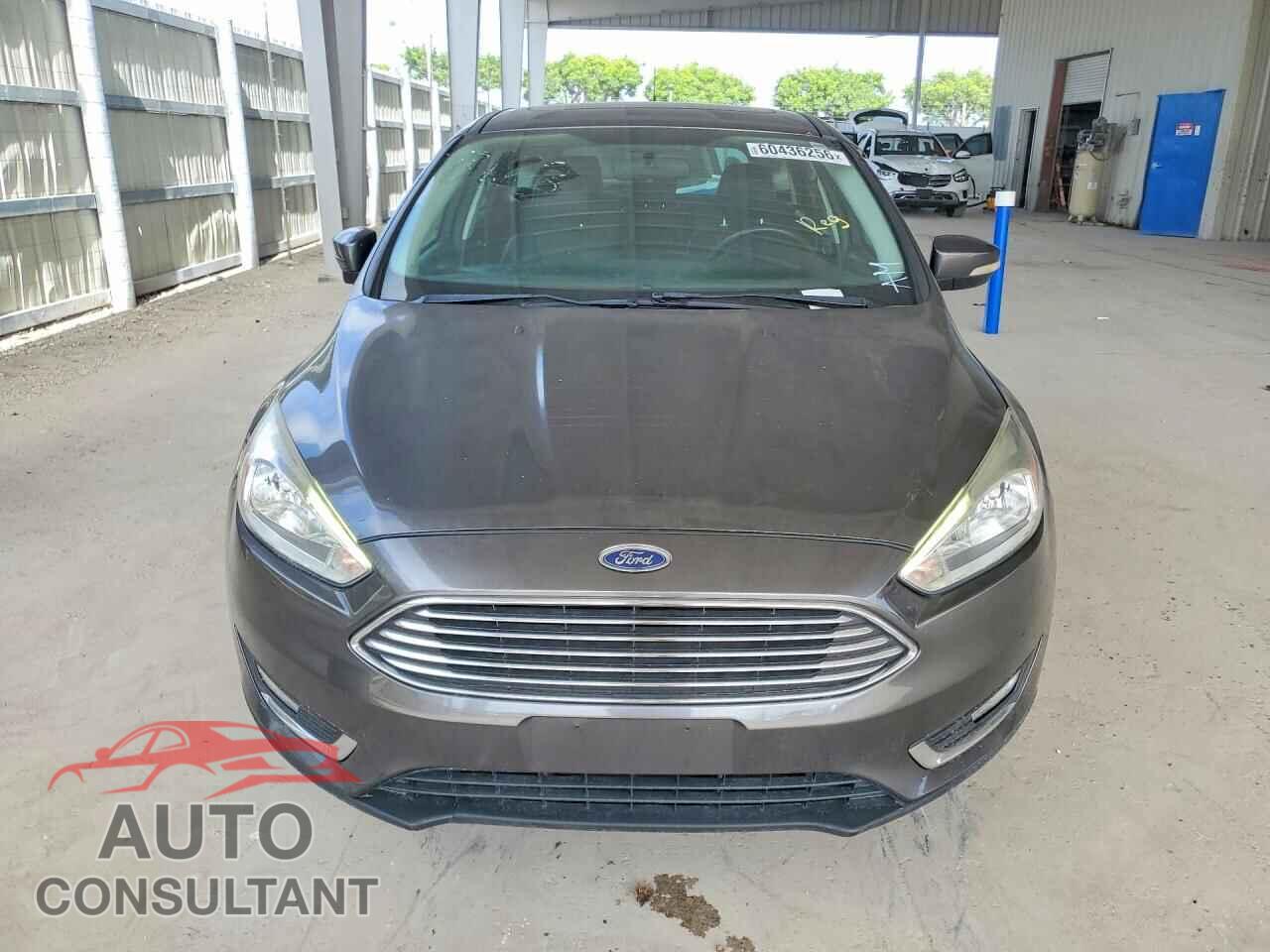 FORD FOCUS 2017 - 1FADP3N24HL230276