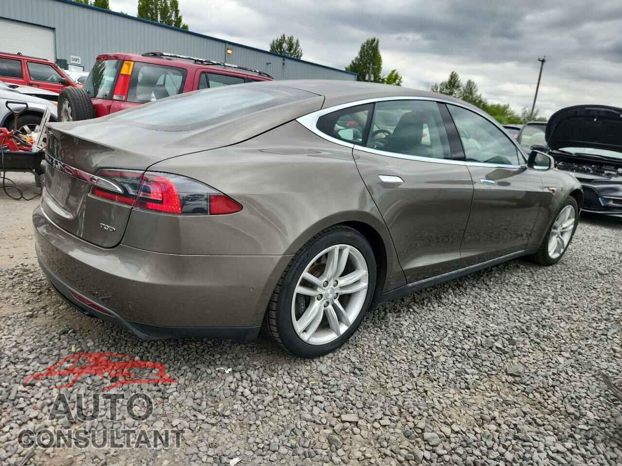 TESLA MODEL S 2015 - 5YJSA1S2XFF084770