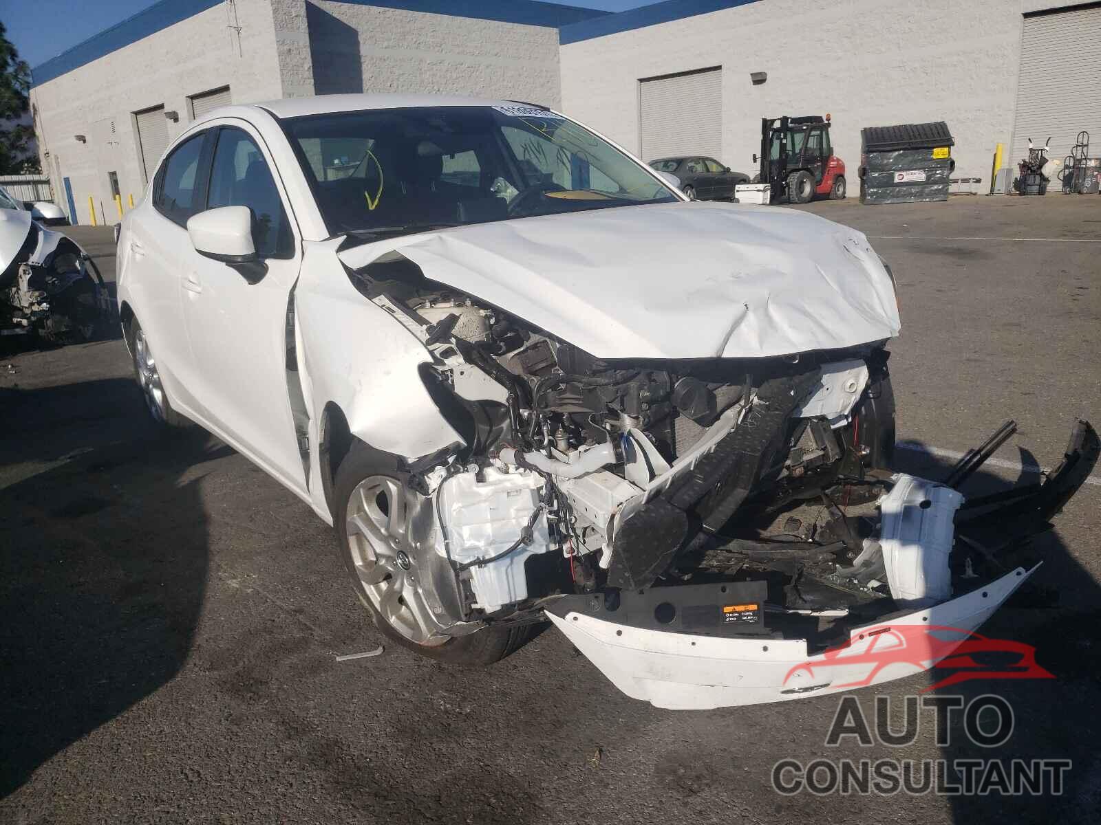 TOYOTA YARIS 2017 - 3MYDLBYV3HY172367