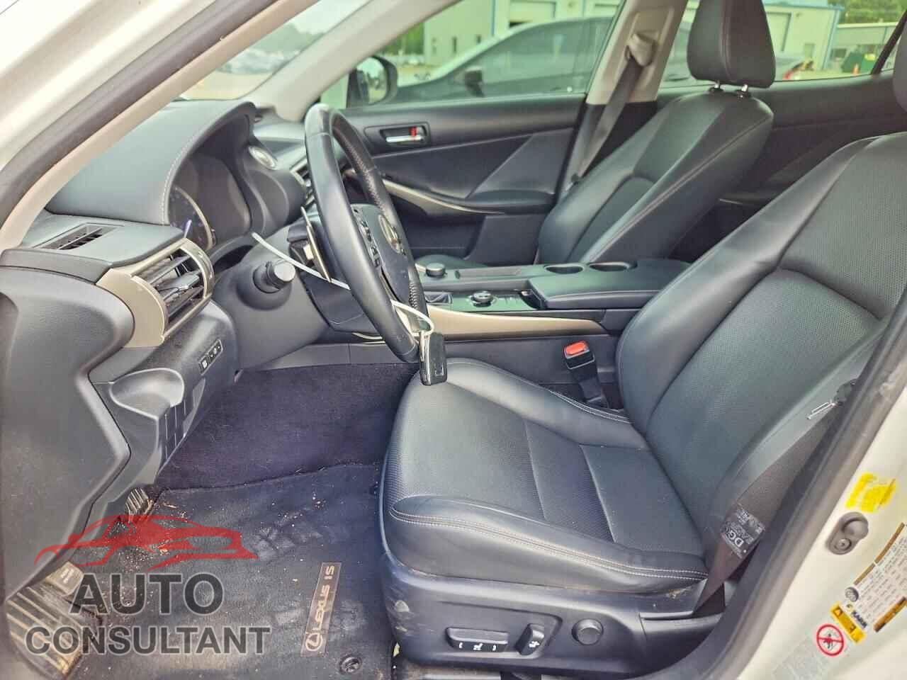LEXUS IS 2014 - JTHBF1D29E5010821