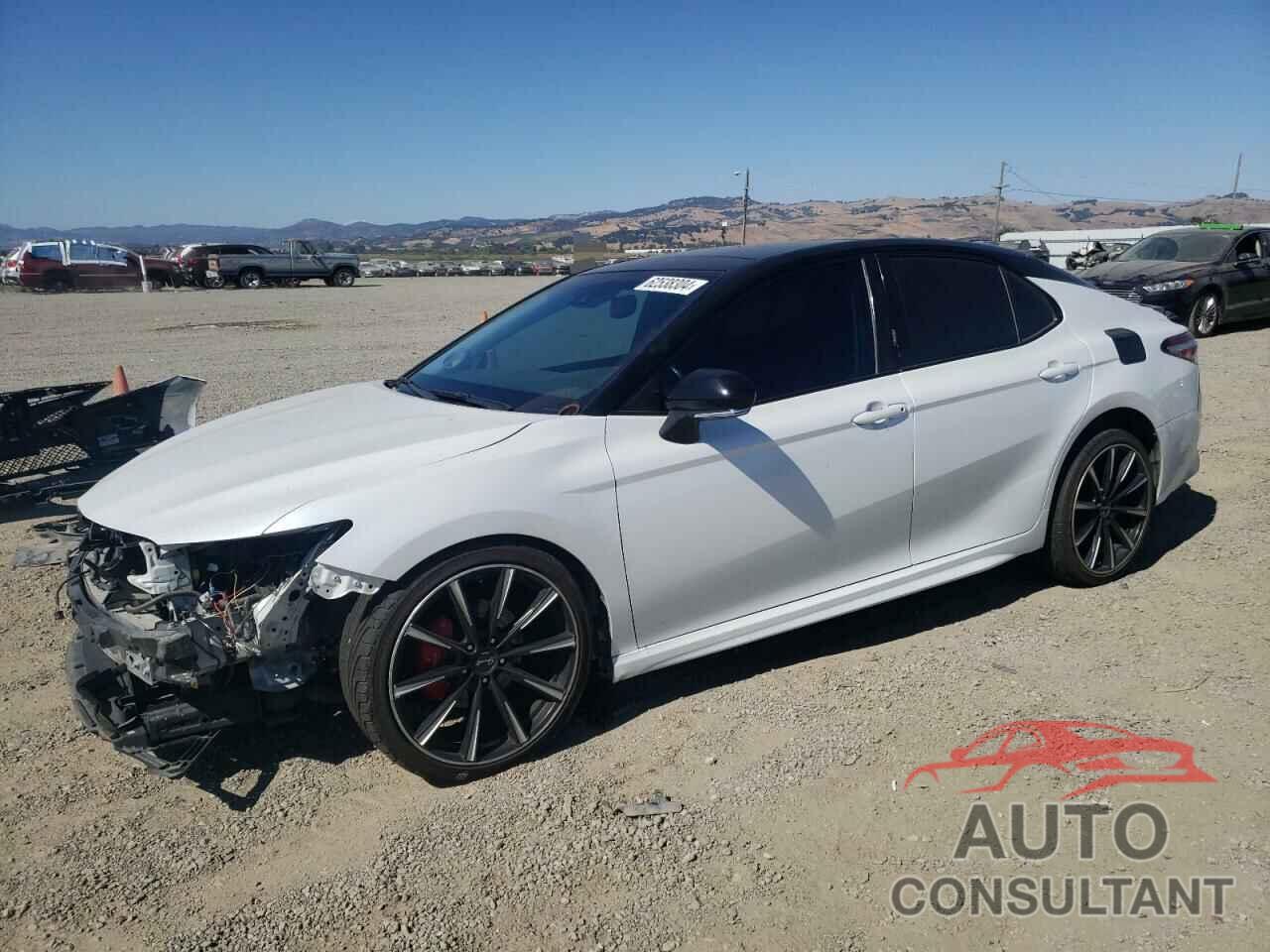TOYOTA CAMRY 2018 - 4T1B61HKXJU118033