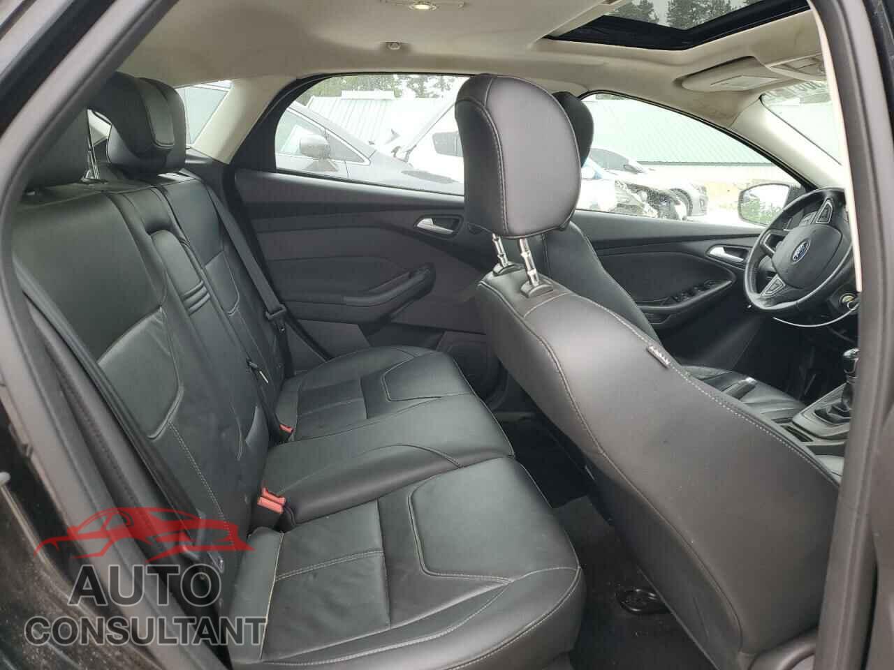 FORD FOCUS 2015 - 1FADP3K20FL377857
