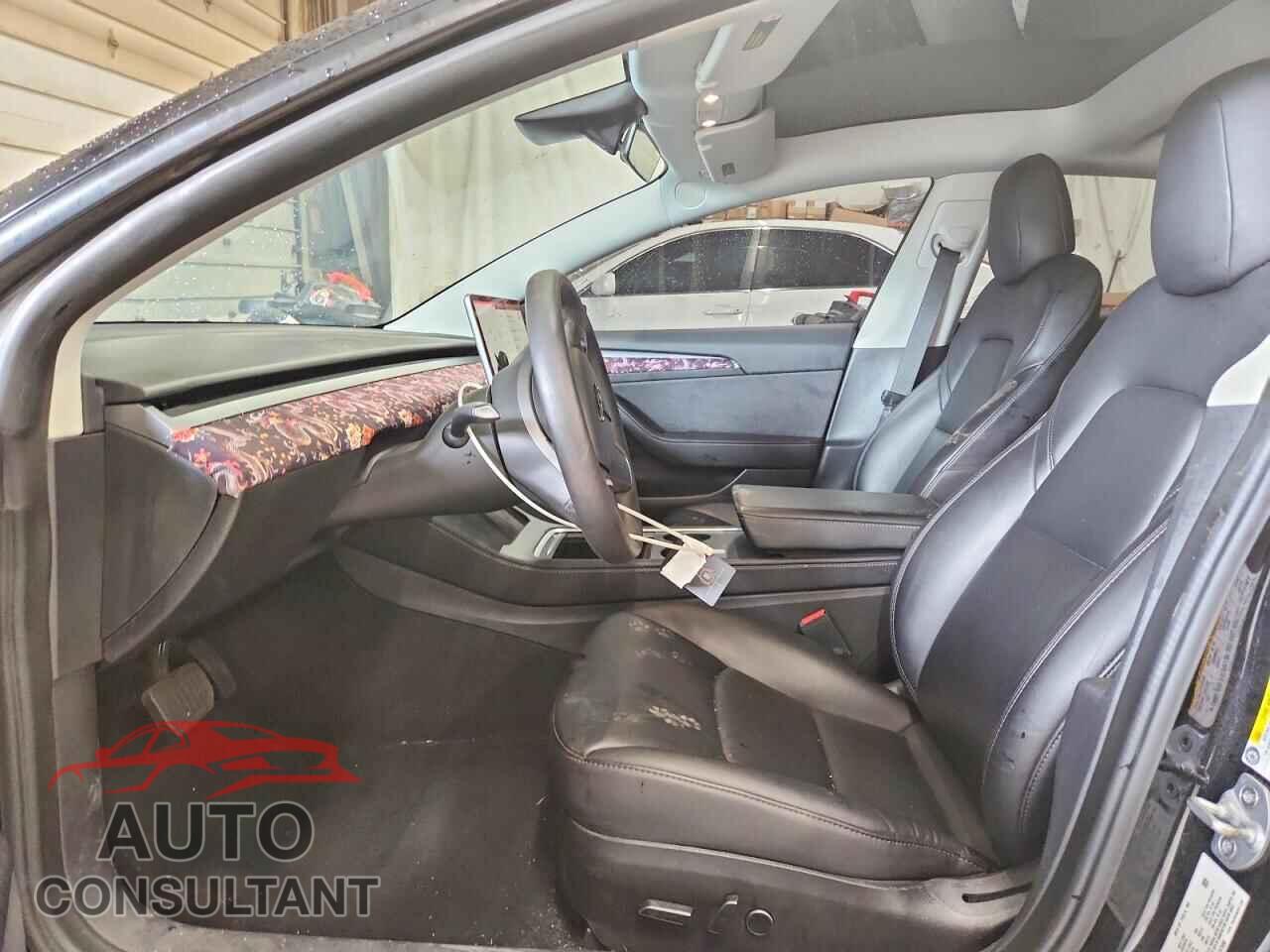 TESLA MODEL 3 2022 - 5YJ3E1EB1NF107596
