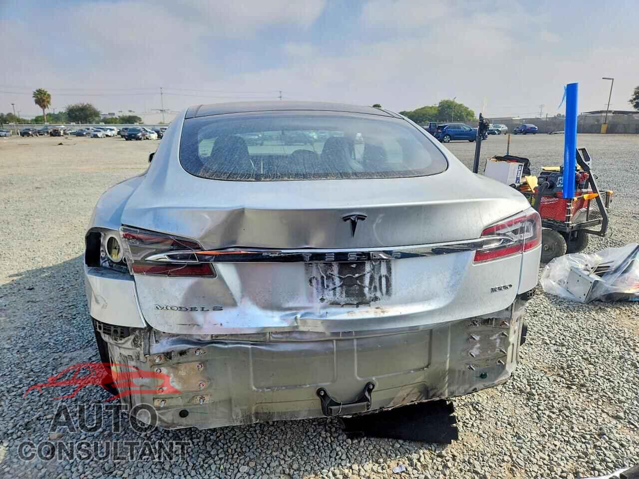 TESLA MODEL S 2018 - 5YJSA1E28JF269355