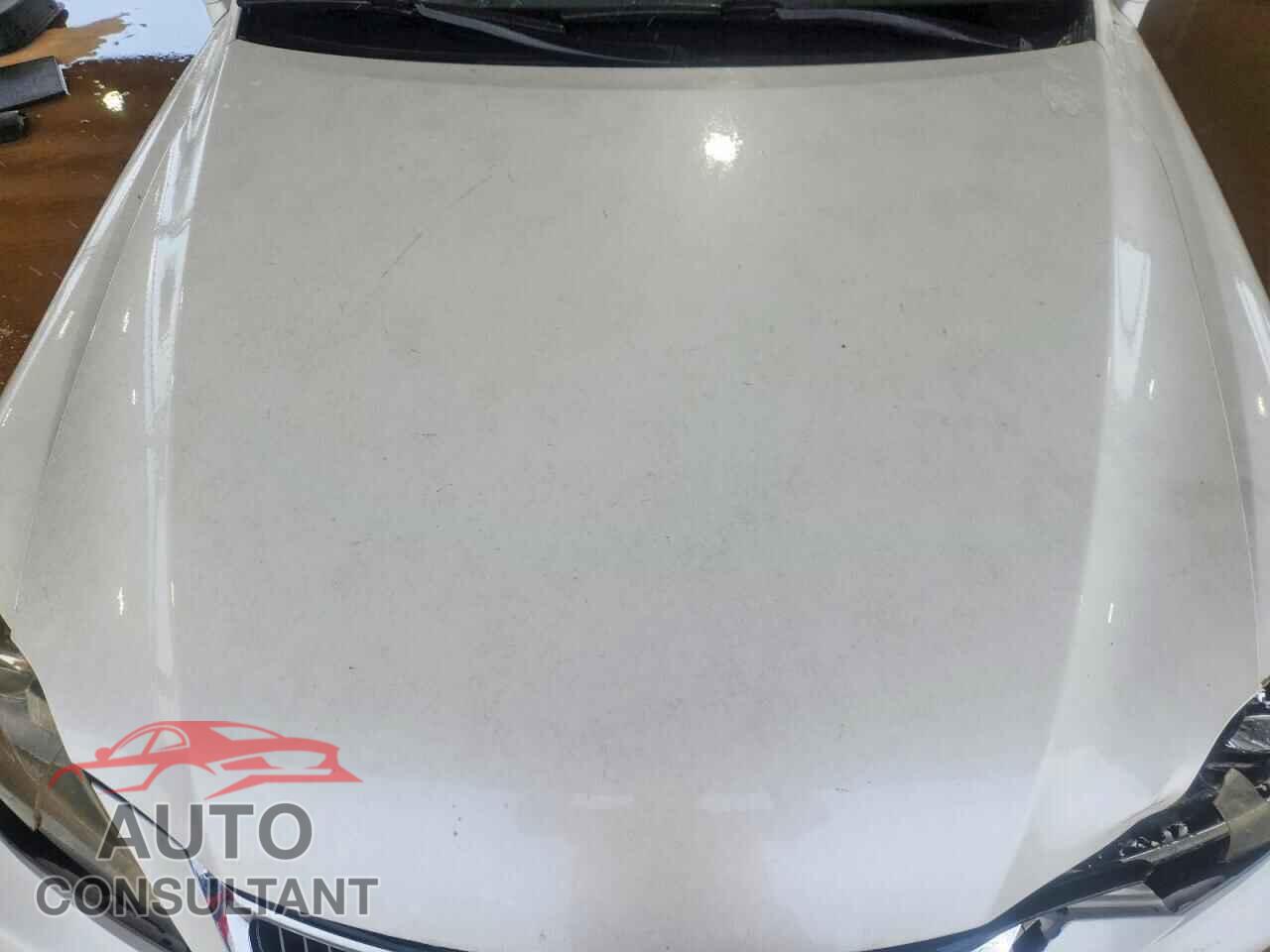 LEXUS IS 2011 - JTHBF5C22B5151072