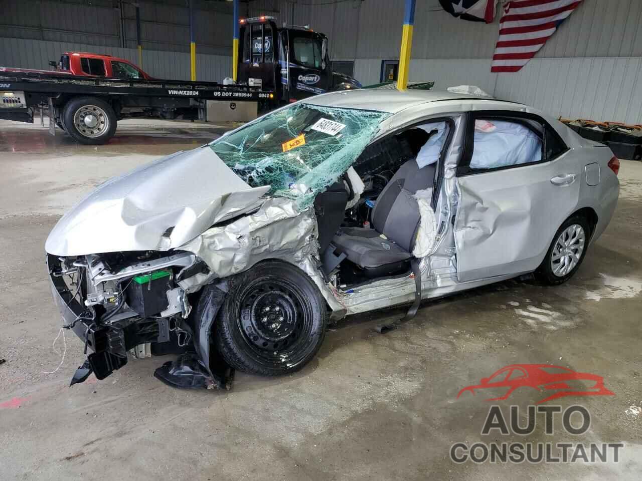 TOYOTA COROLLA 2018 - 5YFBURHE9JP812065