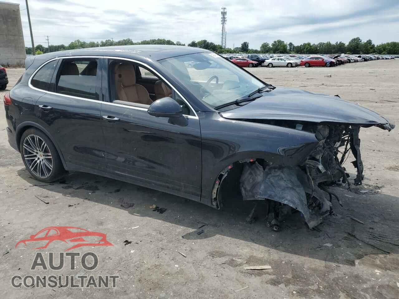 PORSCHE CAYENNE 2018 - WP1AC2A25JLA85259