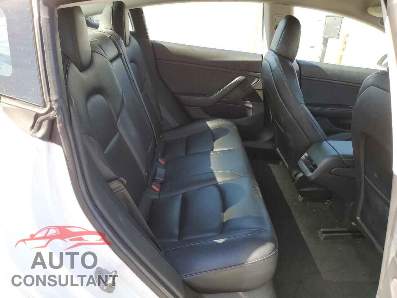 TESLA MODEL 3 2018 - 5YJ3E1EA4JF052997