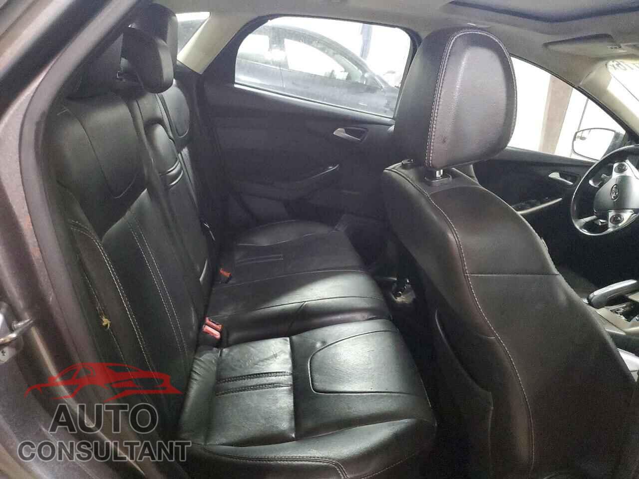 FORD FOCUS 2012 - 1FAHP3M29CL446944