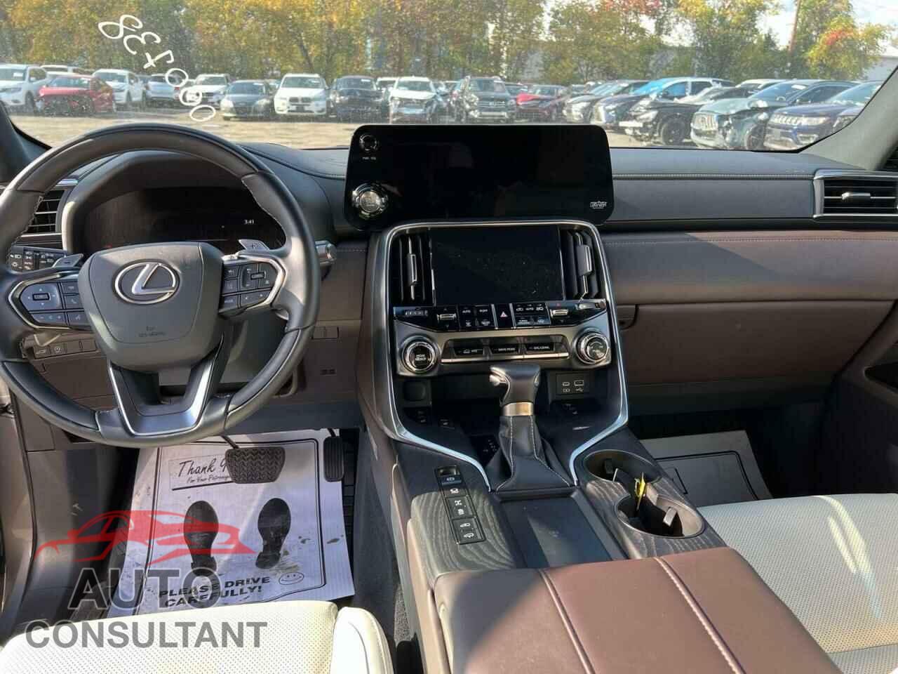 LEXUS LX 600 BAS 2022 - JTJGB7CX8N4000738