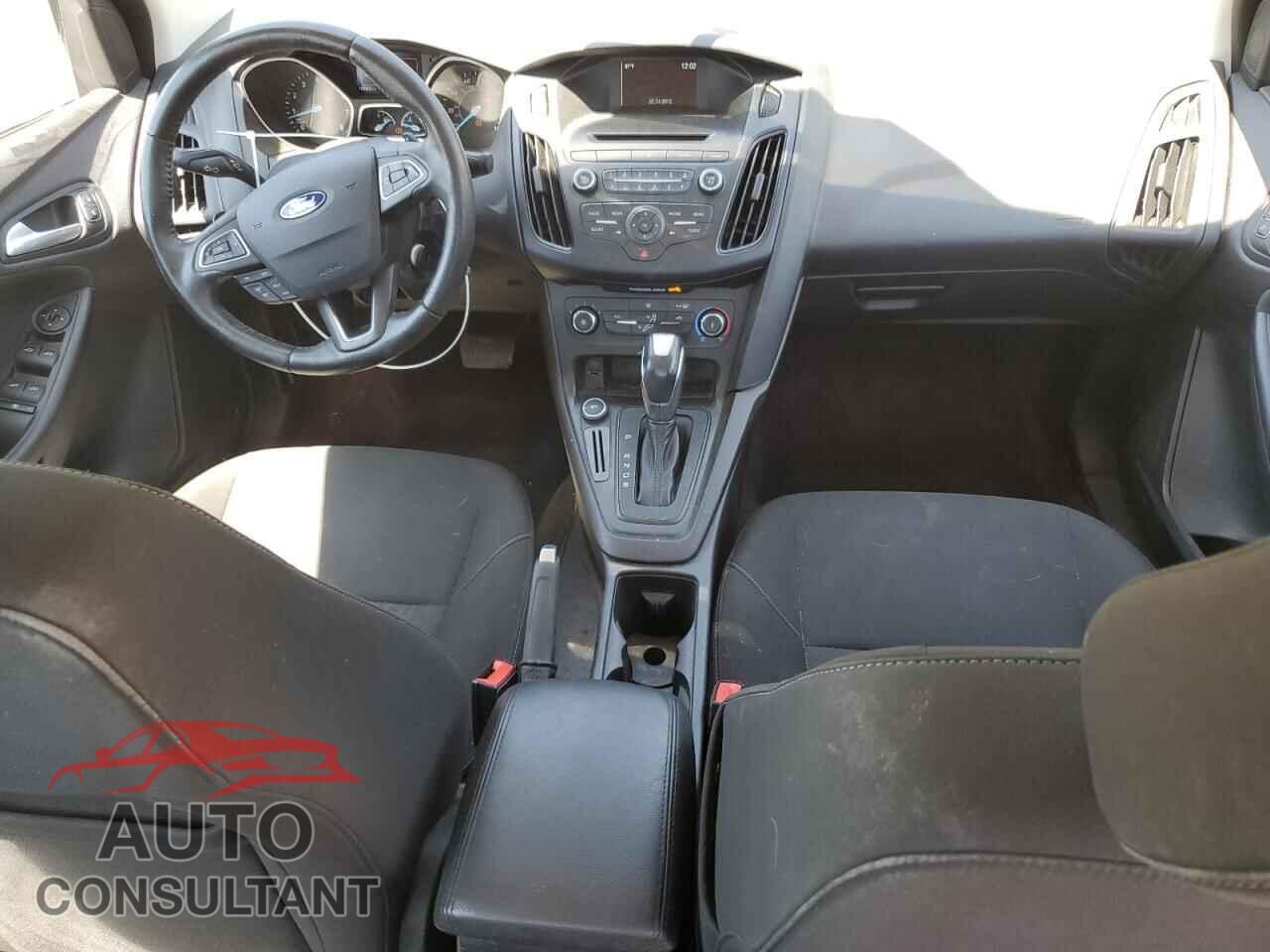 FORD FOCUS 2015 - 1FADP3F26FL268474