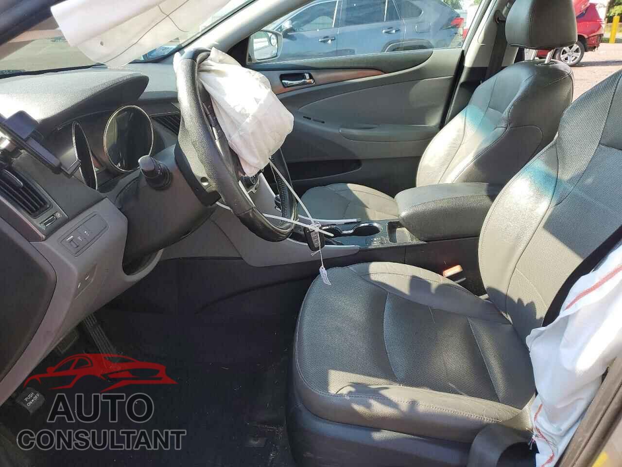HYUNDAI SONATA 2011 - KMHEC4A40BA002667