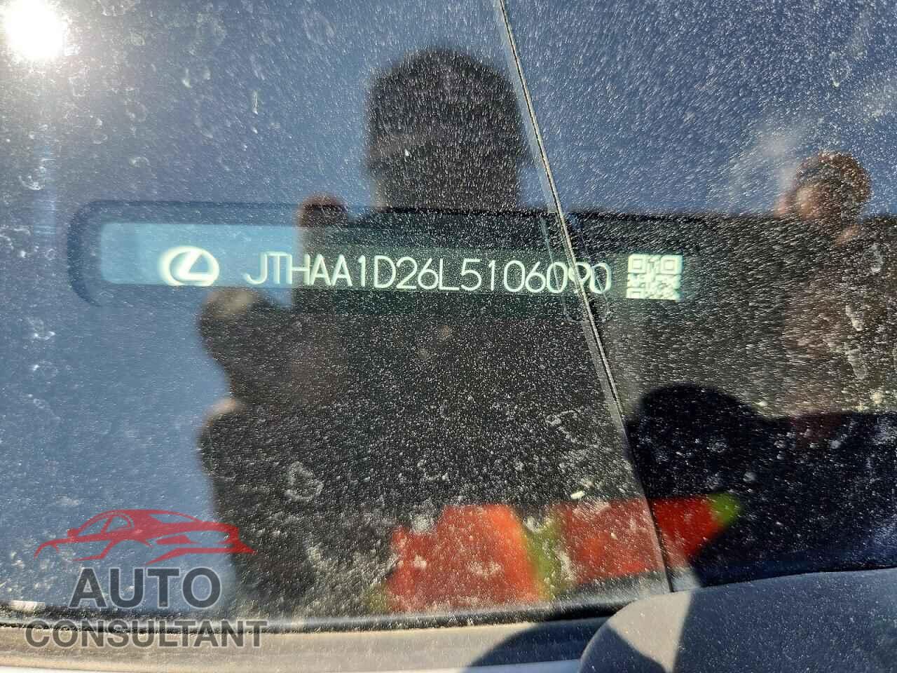 LEXUS IS 2020 - JTHAA1D26L5106090