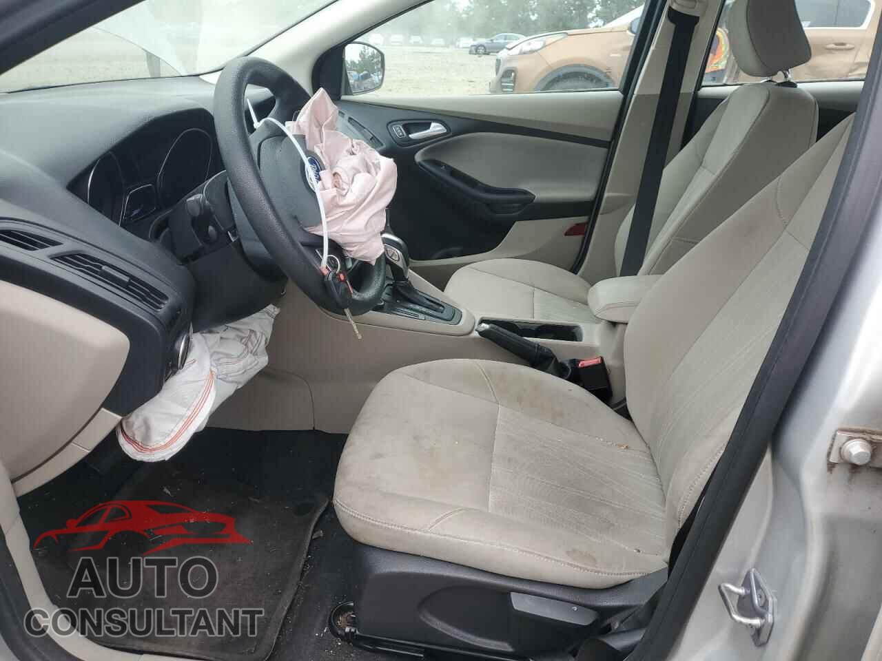 FORD FOCUS 2015 - 1FADP3F21FL349687