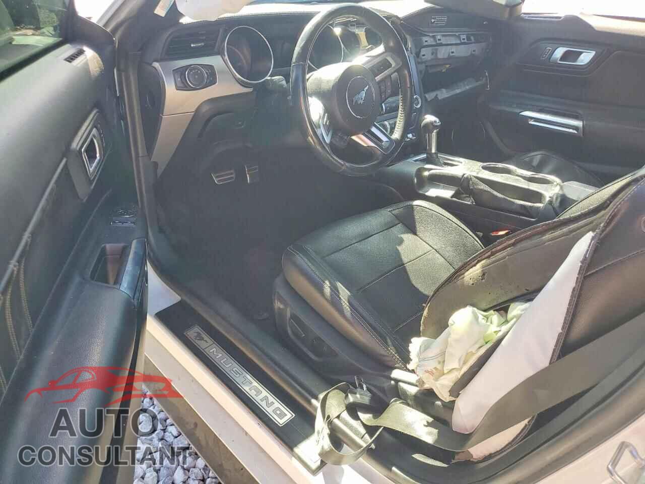 FORD MUSTANG 2020 - 1FA6P8TH2L5126198