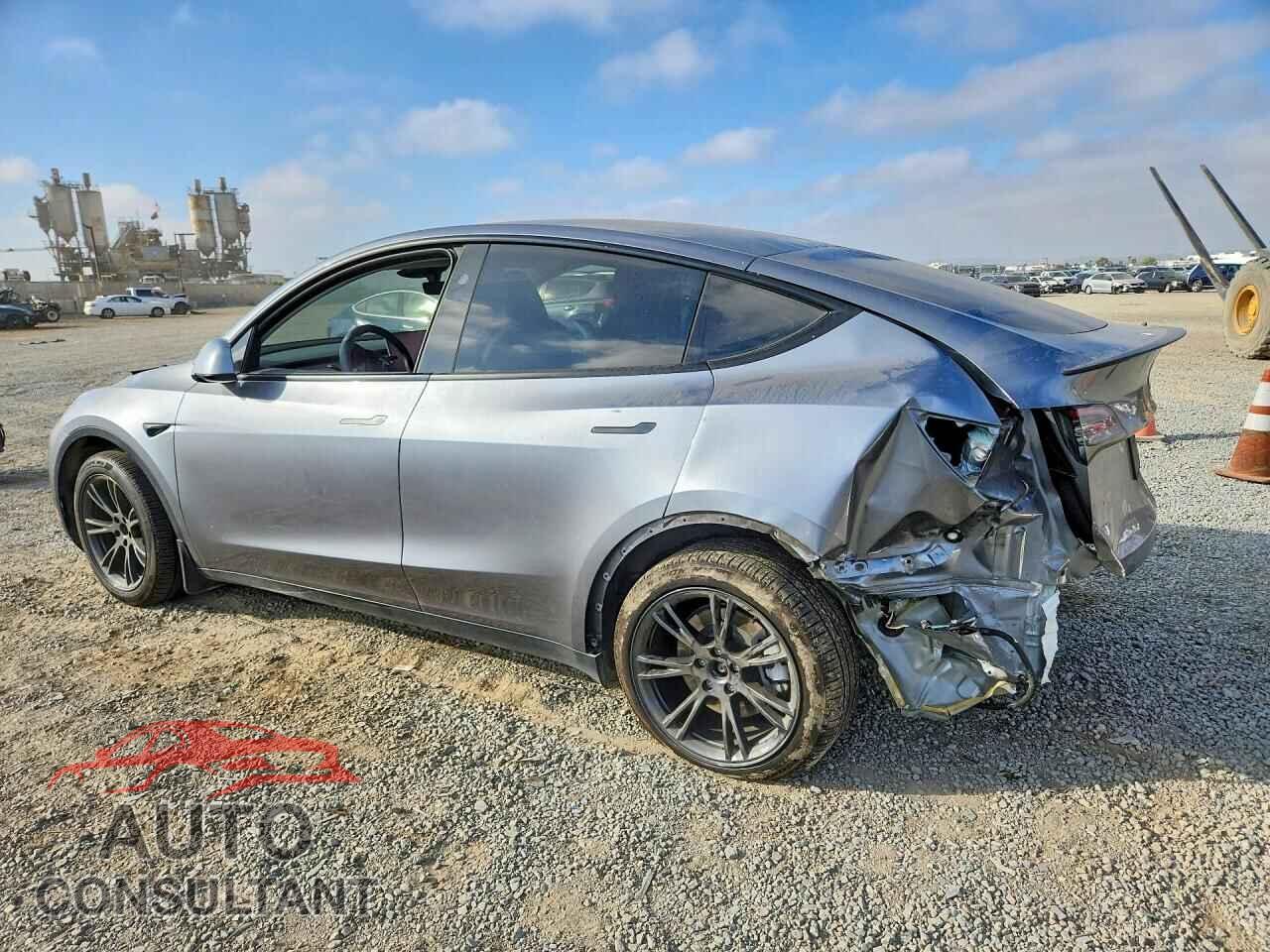 TESLA MODEL Y 2024 - 7SAYGDED4RA320020