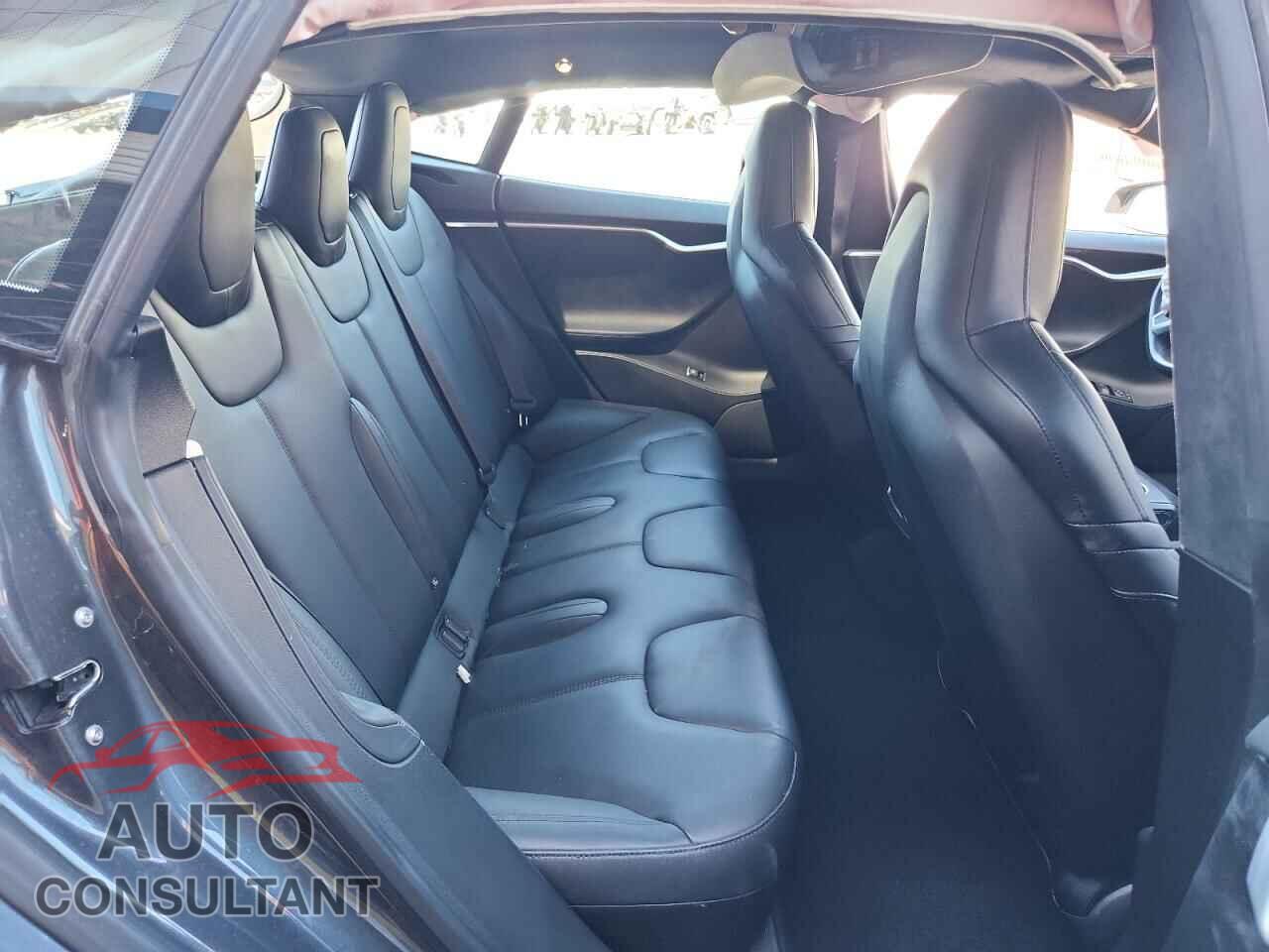 TESLA MODEL S 2015 - 5YJSA1E24FF116267