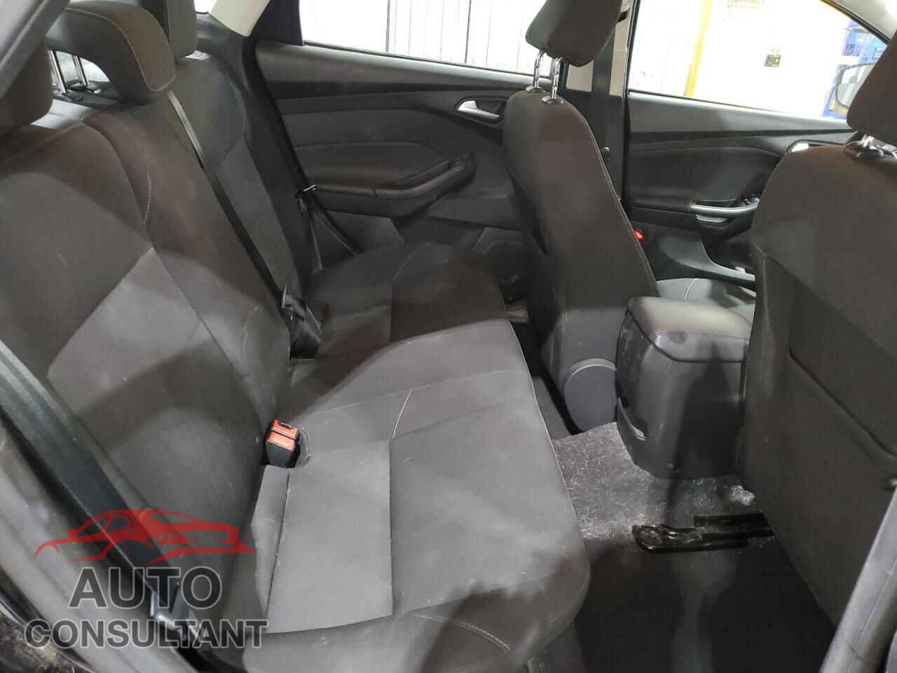 FORD FOCUS 2017 - 1FADP3F29HL203329