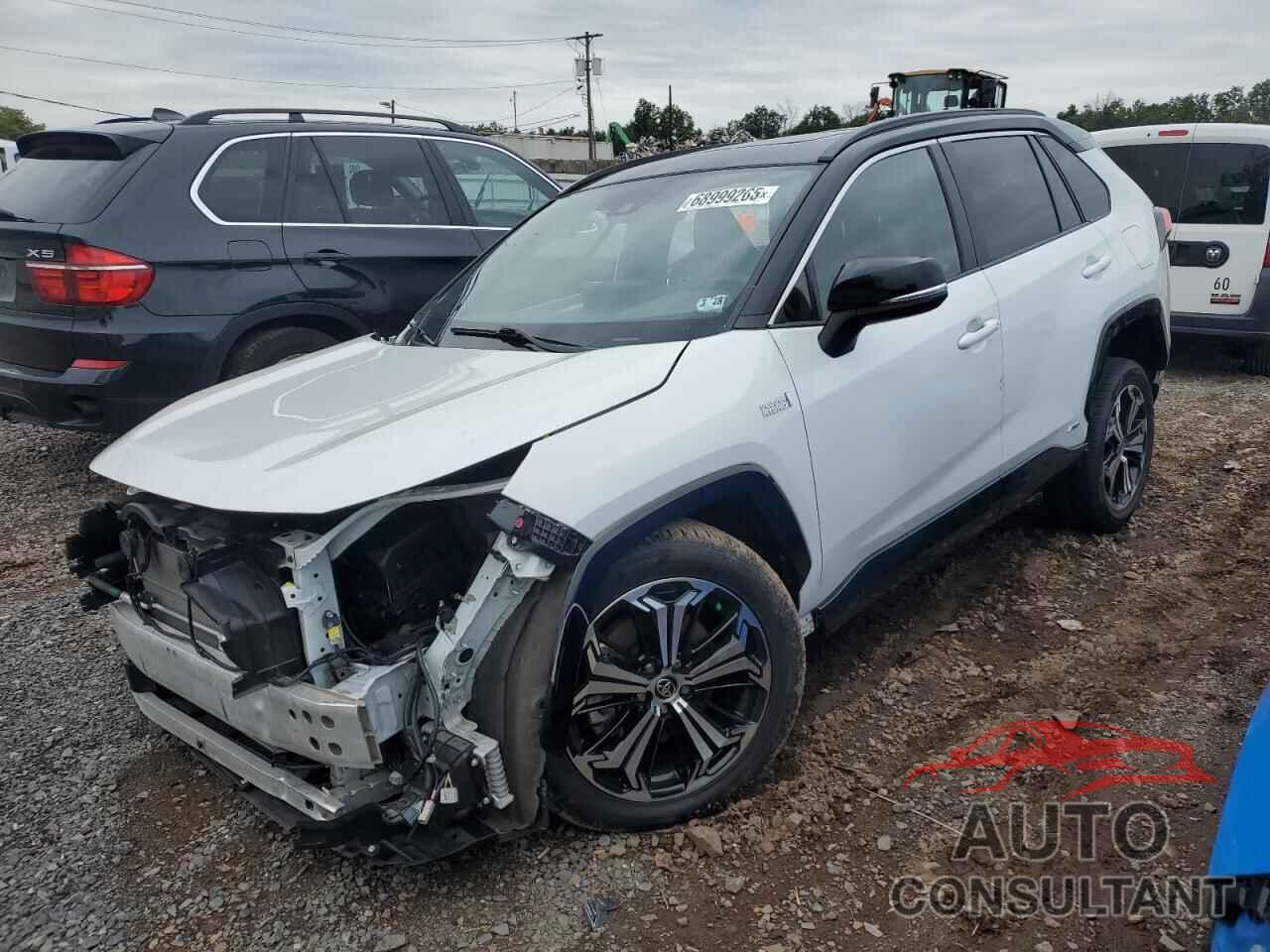 TOYOTA RAV4 2023 - JTMEB3FV8PD119017