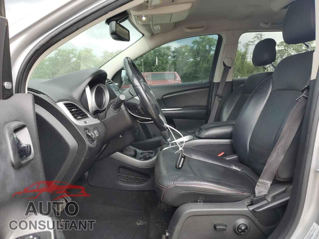 DODGE JOURNEY 2015 - 3C4PDCBB2FT577823