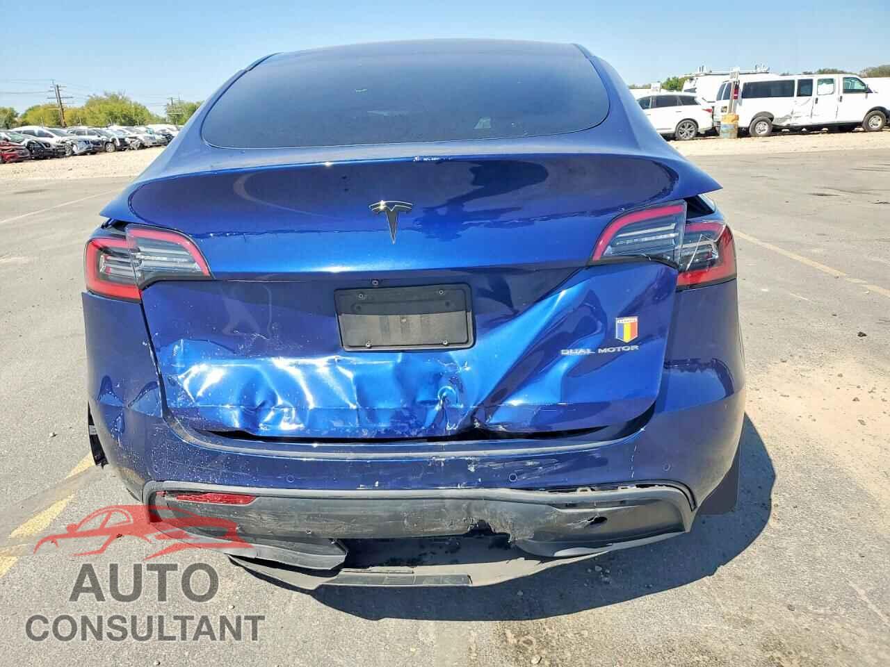 TESLA MODEL Y 2020 - 5YJYGDEE2LF031735