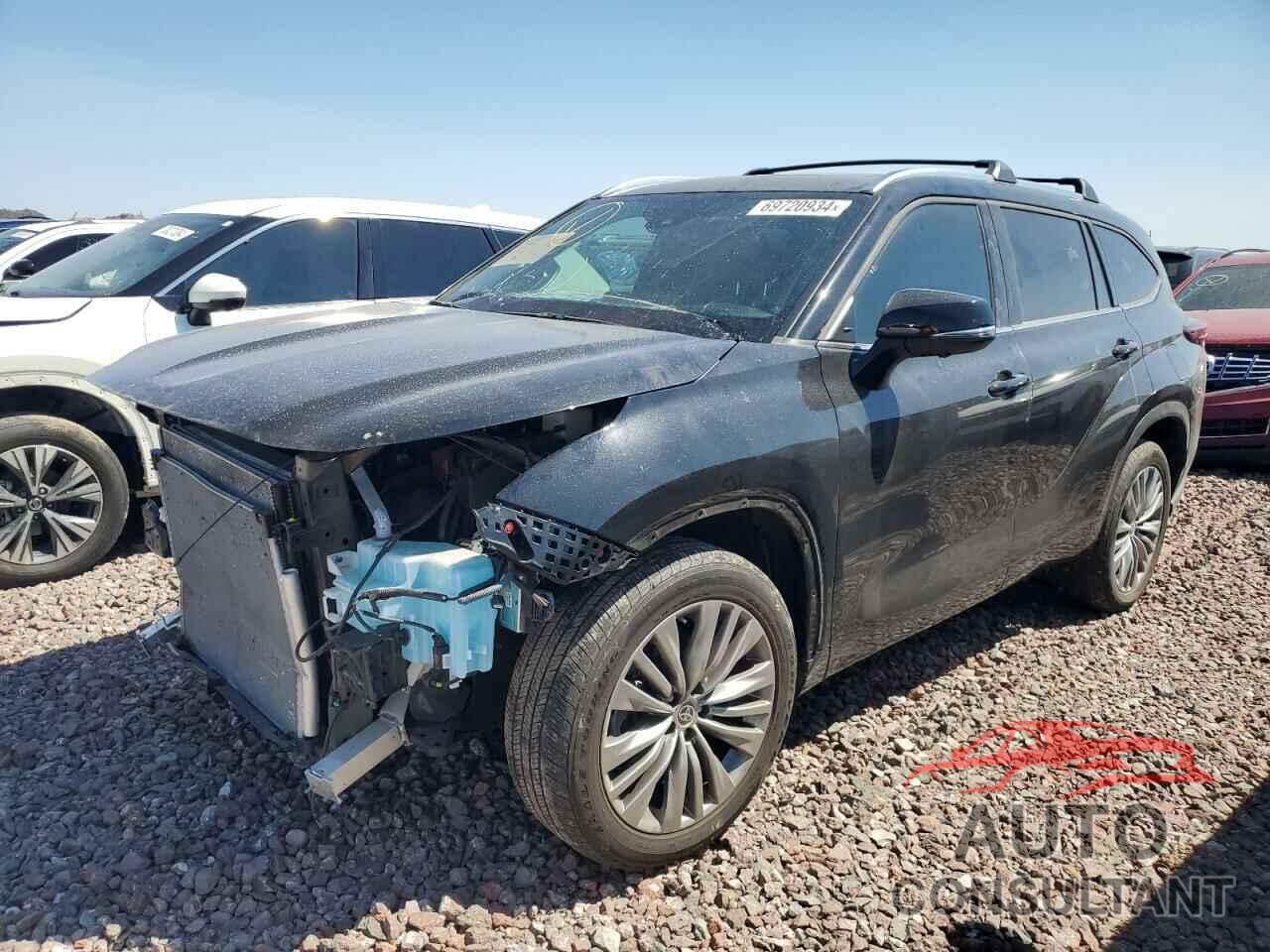 TOYOTA HIGHLANDER 2023 - 5TDKDRAH8PS044499