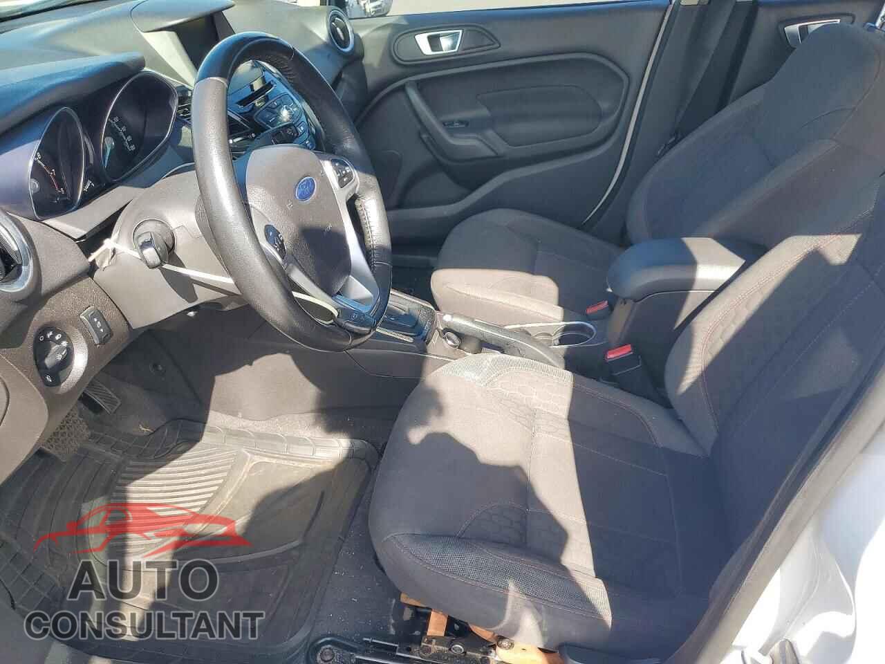 FORD FIESTA 2014 - 3FADP4EJ1EM117814
