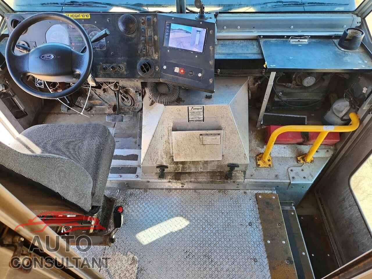 FORD ECONOLINE 2019 - 1FC3E4K62KDC51914