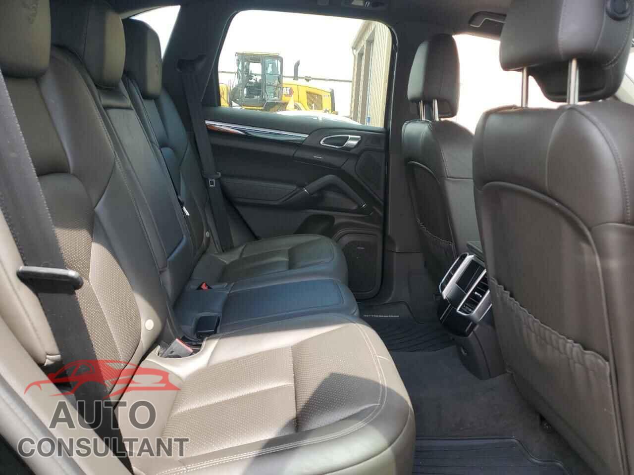 PORSCHE CAYENNE 2017 - WP1AA2A24HKA80687