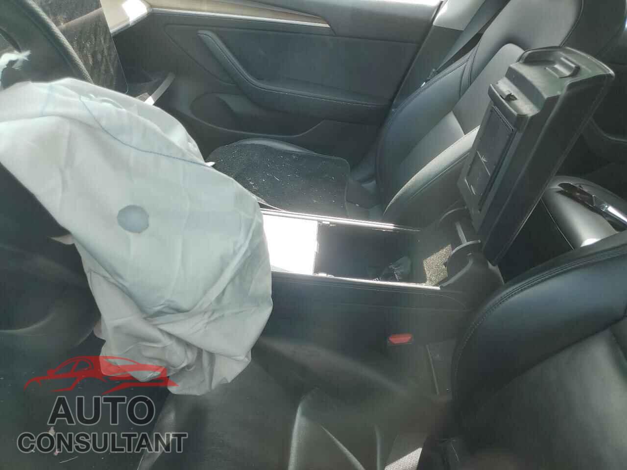 TESLA MODEL 3 2021 - 5YJ3E1EA4MF092310