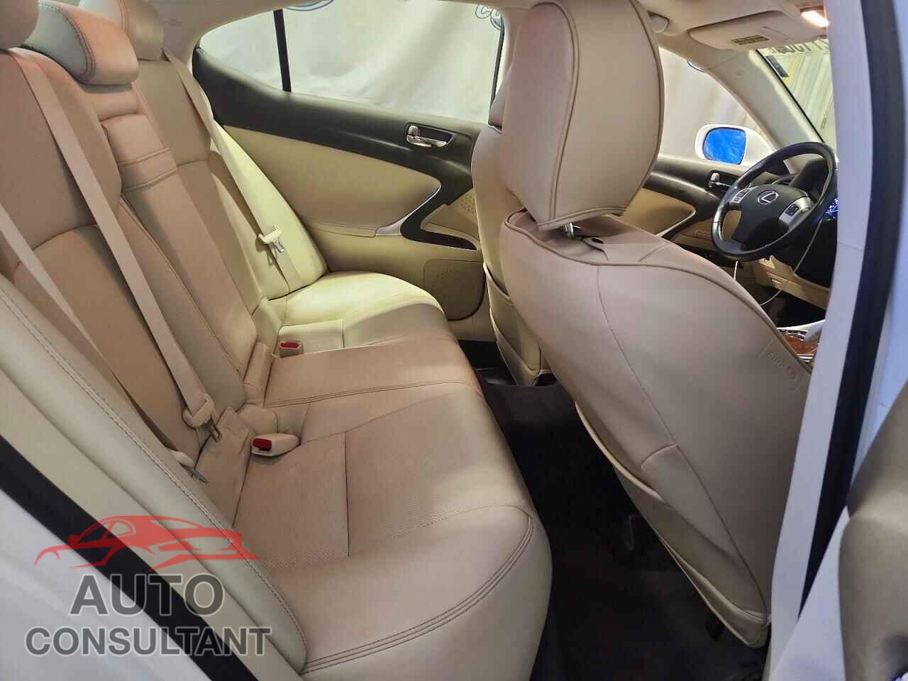 LEXUS IS 2011 - JTHCF5C23B5049705