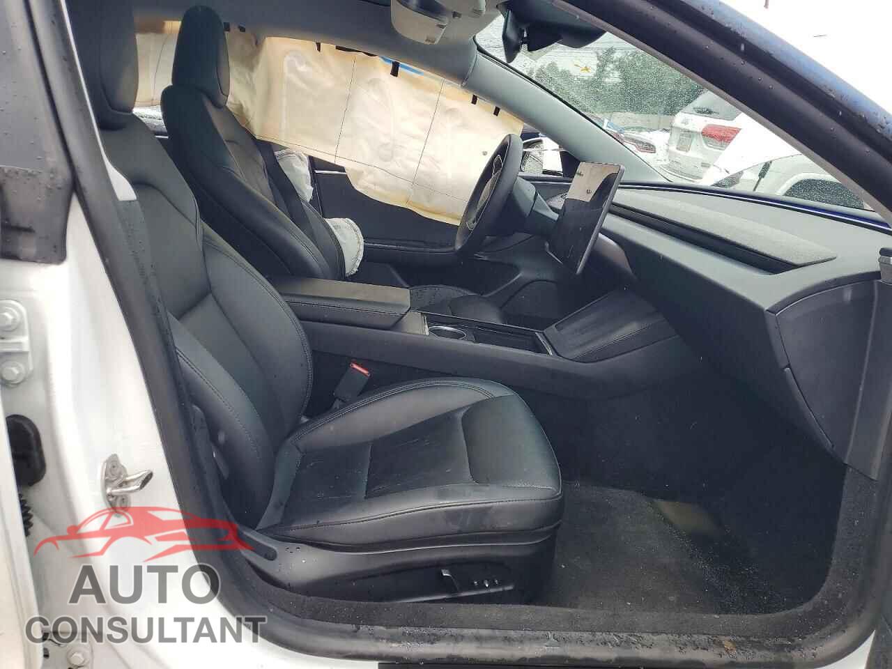 TESLA MODEL 3 2024 - 5YJ3E1EA5RF848881