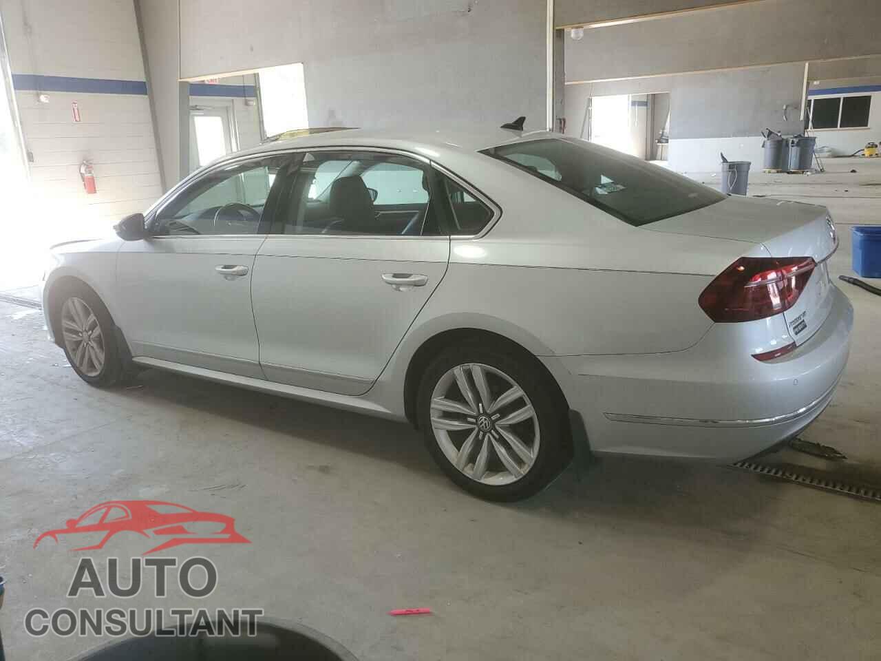 VOLKSWAGEN PASSAT 2017 - 1VWGT7A34HC080367