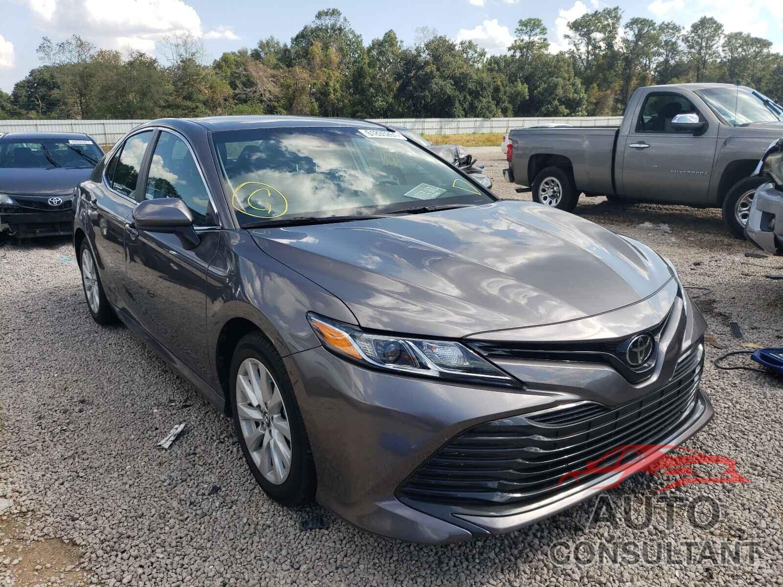 TOYOTA CAMRY 2018 - 4T1B11HK8JU678082