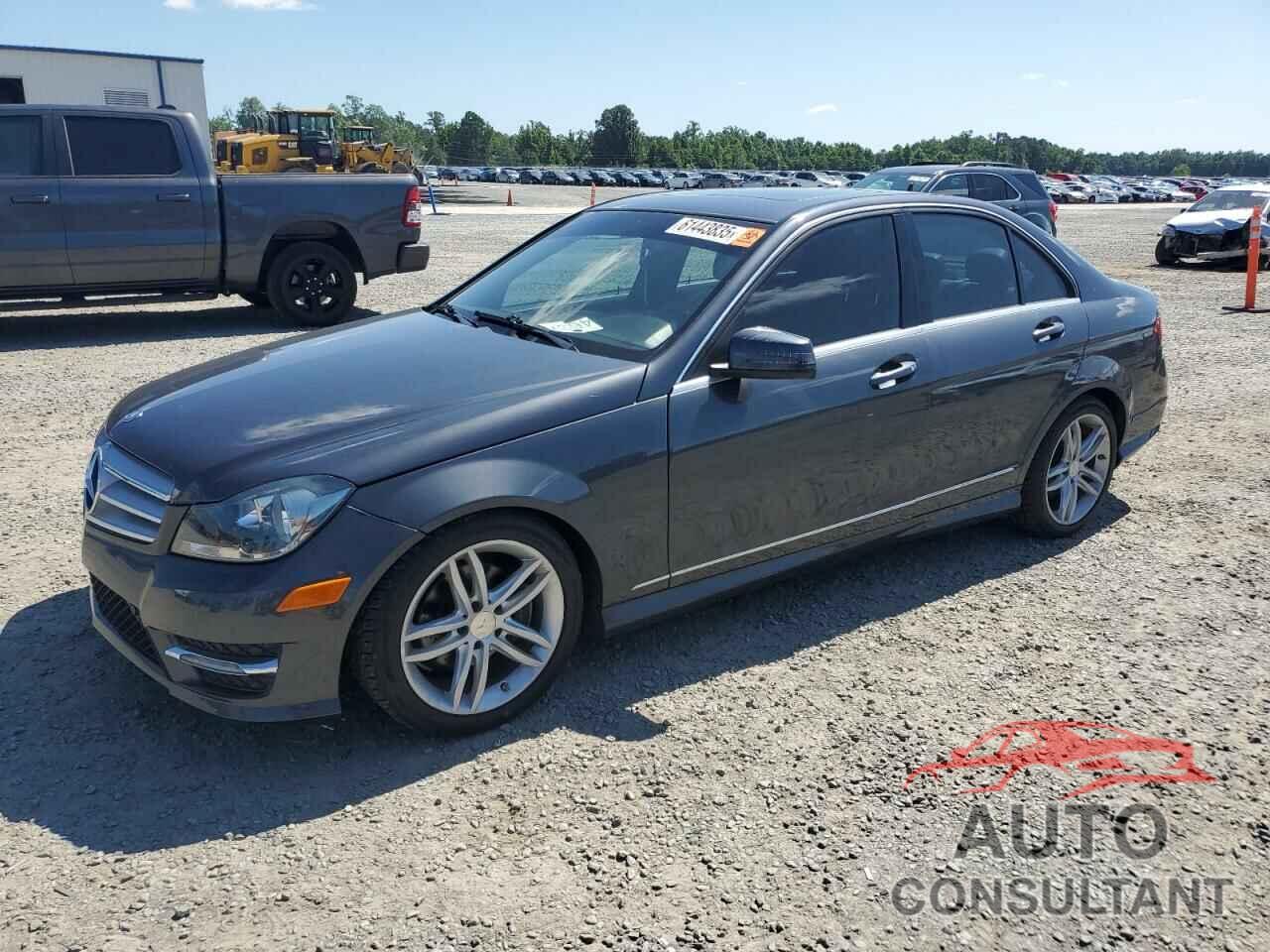 MERCEDES-BENZ C-CLASS 2013 - WDDGF4HB4DR265117