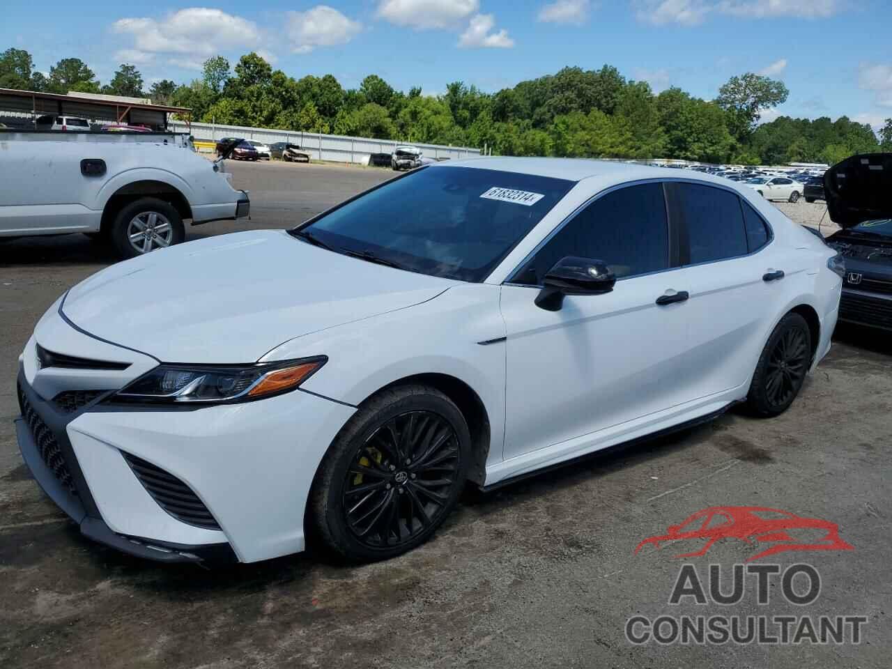 TOYOTA CAMRY 2018 - 4T1B11HK3JU632241