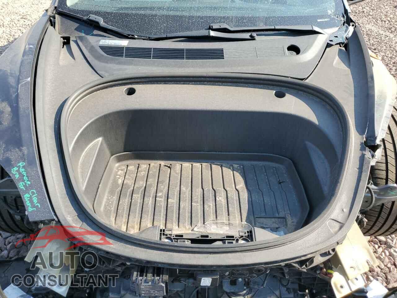 TESLA MODEL 3 2018 - 5YJ3E1EB0JF096083