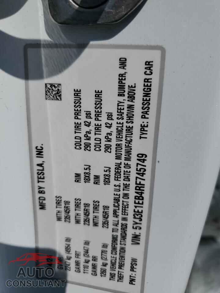 TESLA MODEL 3 2024 - 5YJ3E1EB4RF745749