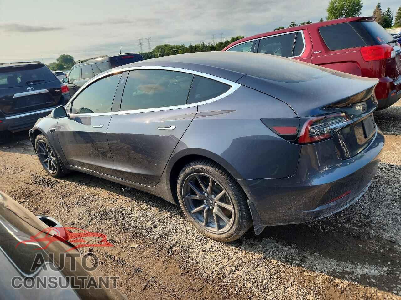TESLA MODEL 3 2019 - 5YJ3E1EA0KF400411